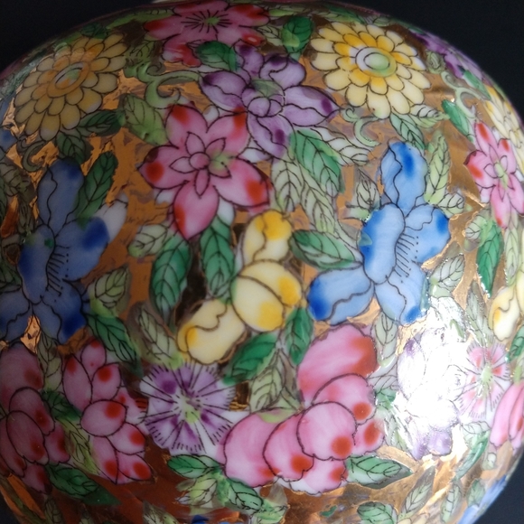 ‼️ SOLD ‼️ Ginger Jar/Vase Handpainted Flowers Hong Kong - Picture 10 of 13